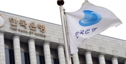 한국은행(총재 이주열)은 향후 1년간 통화안정증권 경쟁입찰, 환매조건부증권매매 등의 공개시장운영에 참여할 수 있는 금융기관을 총 31개사로 선정했다고 19일 밝혔다.