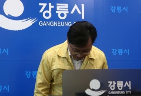 KTX 열차 탈선 사고 브리핑하는 오영식 코레일 사장(사진-연합뉴스)