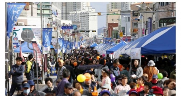 광주전남지방중소벤처기업청은 오는 20일부터 내달 20일까지 '전통시장 가을 축제'를 개최한다고 19일 밝혔다. (사진-연합뉴스)