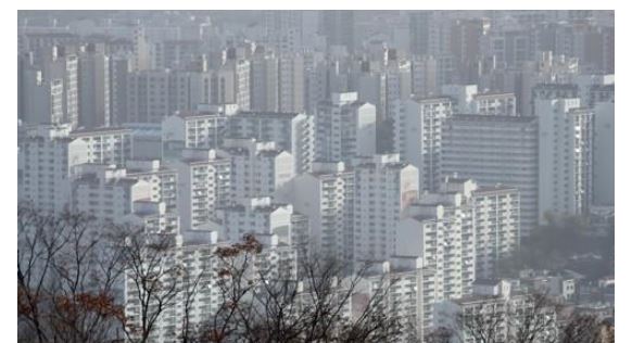 2일 한국감정원의 11월 월간 주택 가격 동향에 따르면 전국 아파트 매매가격은 0.23% 올랐다. (사진-연합뉴스)