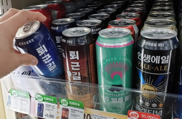 일본제품 불매운동으로 일본 수제맥주 매출이 급감한 가운데, 국내 수제맥주가 인기를 끌고 있다.(사진-CU)