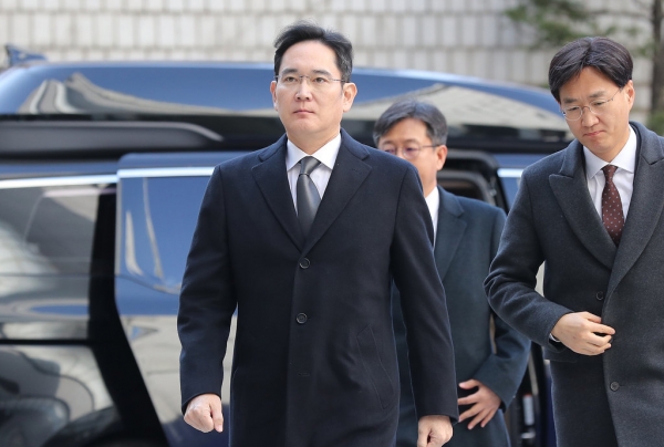 이재용 삼성전자 부회장이 검찰에 재차 소환돼 조사를 받고 있다.(사진-연합뉴스)