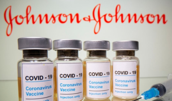 얀센의 코로나19 백신이 ‘혈전’ 우려에 휩싸이면서 미국 보건당국은 접종 중단을 권고했고, 유럽과 캐나다에서는 출시를 중지하고 조사에 들어갔다.(사진=연합뉴스)