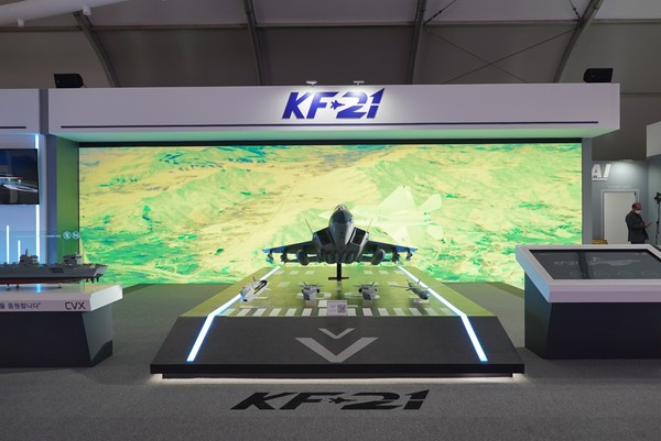 KAI는 내년 초도비행 예정인 KF-21의 가상 시범비행을 영상으로 최초 공개했다. (사진=KAI)