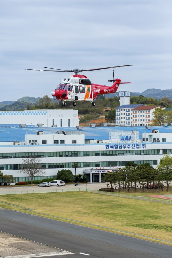 대한민국 최초 국토교통부 제한형식증명을 받은 경남소방헬기 수리온(KUHC-1). (사진-KAI)