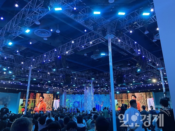 26일 서울 코엑스에서 열린 '갤럭시 언팩 2023'에 국내외 취재진을 비롯해 많은 인파가 몰린 모습. (사진-민다예 기자)